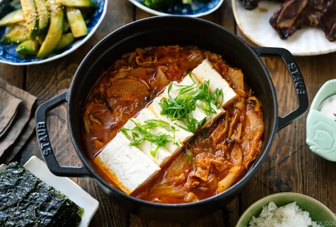 kimchi jjigae